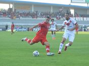 CRB domina o jogo, mas é derrotado pelo Vitória no Estádio Rei Pelé