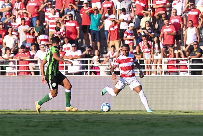 CRB quebra tabu de 15 jogos, vence o América-MG e respira na luta contra o Z4

