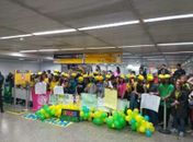 Seleção feminina desembarca no Brasil com apoio de torcedores
