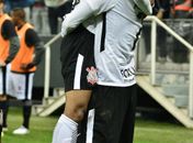 Pedrinho mita nas redes sociais e empolga torcida do Corinthians com chapéu