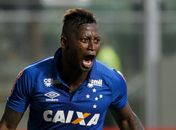 Ex-Cruzeiro é ofendido por torcedor e rebate: "Não caí com vocês"
