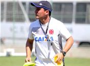 Zé Ricardo dá preferência à defesa e vê média de gols sofridos cair no Vasco