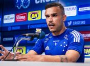 Pottker apoia fala de Vampeta sobre racismo contra Gérson e é cobrado pela torcida do Cruzeiro