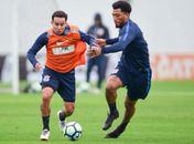 Jadson treina e tem chance de voltar ao time contra o Vitória