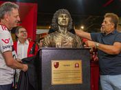 Festa no Flamengo tem saia-justa entre atual e ex-mulher de craque do clube