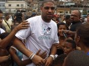 Adriano assina contrato com produtora, e vida do Imperador vai para o cinema