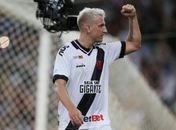 Jornalista detona atacante do Vasco: 'Parece um jogador de pelada'