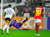 Cássio explica defesa com domínio no peito: “Do meio-campo não pode”