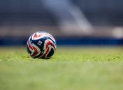 Selaj inicia tratamento anual do gramado do Estádio Rei Pelé visando a temporada 2026