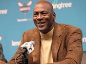 Camisa de Jordan das Olimpíadas de 1992 é leiloada por US$ 216 mil