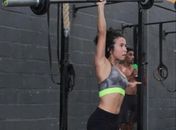 Jovem supera deficiência e se destaca na prática do Crossfit
