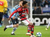 Sonho realizado! Vitinho estreia pelo Fla e recebe elogios de Barbieri