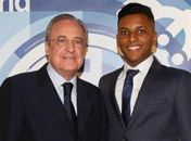Rodrygo ao lado de Florentino Pérez, presidente do Real Madrid