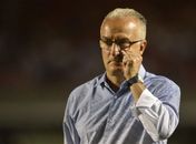 Dorival Júnior exaltou a equipe do São Paulo após o triunfo sobre o Vitória (Foto: Mauro Horita/Estadão Conteúdo )