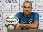 Roger critica Botafogo por não pagar tratamento de tumor e presidente rebate