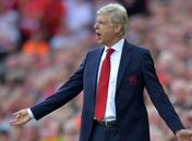 Ex-dirigente do United revela que tentou contratar Wenger para o lugar de Ferguson em 2002