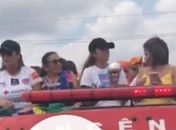 Marta desfila “hexa” em caminhão do Corpo de Bombeiros, em Dois Riachos