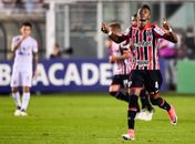 Arboleda misturou sentimentos de alegria e tristeza em estreia pelo São Paulo (Foto: Fernando Dantas/Gazeta Press)
