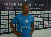 Reinaldo Alagoano prevê uma boa disputa pela posição de titular no ataque do Treze (Foto: Silas Batista / GloboEsporte.com)