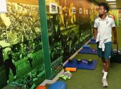 Zé Roberto causa choro coletivo no vestiário, faz Moisés tremer e ouve: 'Vou morrer de saudade'
