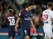 Forlán repudia Dani Alves e diz: Neymar agiu "como criança"