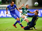 Palmeirenses 'cornetam' arbitragem, mas confiam em virada no Mineirão