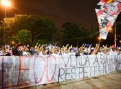Torcida do São Paulo protestou contra time e presidente Leco (Foto: Djalma Vassão/Gazeta Press)