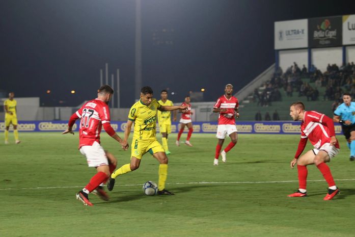 Em jogo pegado, CRB vacila no final e perde para o Mirassol na Série B