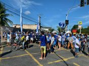 Torcida do CSA faz festa e carreata no caminho do ônibus do clube até o Rei Pelé