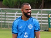 Sandro vive expectativa de voltar a atuar no Brasil após 10 anos