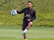 Perto do fim da janela de transferências, torcida do PSG não quer mais Neymar