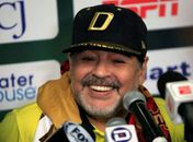 Após menos de 3 meses, Maradona deixa o Gimnasia La Plata