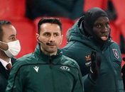 Árbitro de PSG x Basaksehir se defende: 'Quem me conhece sabe que não sou racista'