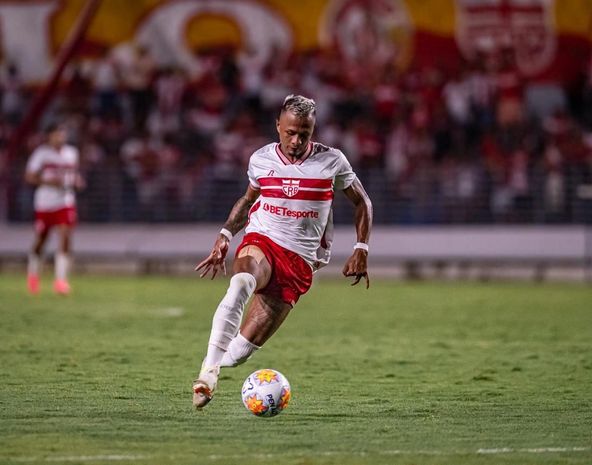 CRB negocia Léo Pereira em definitivo com clube da Bulgária