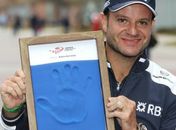 Barrichello revela que retirou tumor descoberto em exames motivados por AVC