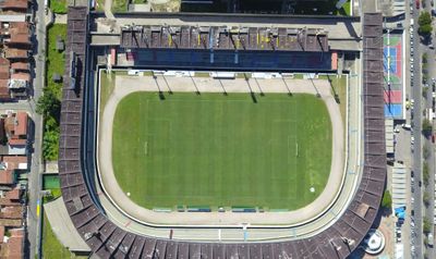 Imagem de drone mostra o Estádio Rei Pelé
