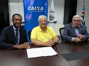 Santos assinou com a Caixa em março de 2017 (Foto: Divulgação)
