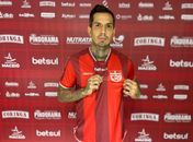 Zagueiro Victor Ramos é apresentado  e afirma: “Tive outras propostas, mas optei pelo CRB”