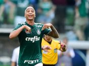 Deyverson marcou e criou confusões no clássico contra o Corinthians (Foto: Fernando Dantas/Gazeta Press)