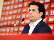 O diretor-executivo de futebol Raí segue trabalhando para entregar um ponta a Dorival Júnior (Foto: Fernando Dantas/Gazeta Press)