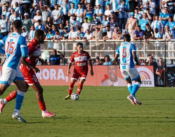Goleada sofrida para o Londrina resulta na demissão de Eduardo Barroca do CRB
