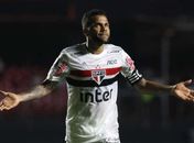 "Não nasci para estar ao lado de medíocre", diz Daniel Alves