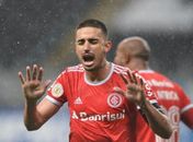 Galhardo relaciona número na seleção com morte da avó e se emociona