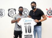 Corinthians anuncia a contratação de Cazares até 2021