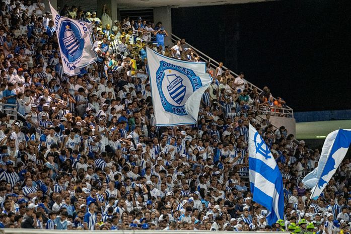 Torcida do CSA foi em bom número ao Estádio Rei Pelé