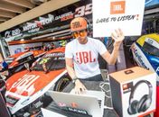 JBL transforma Stock Car em uma grande balada