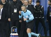 Neymar tentou invadir vestiário dos árbitros após eliminação do PSG, diz TV