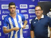 Zagueiro Xandão apresentado, ao lado de Marcelo de Jesus.