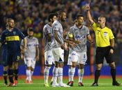 Dedé questionou o árbitro e pediu para o Cruzeiro “correr atrás da situação” (Foto: Eitan Abramovich/AFP)