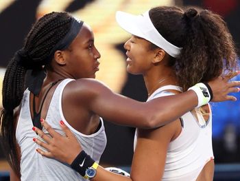 Coco Gauff e Naomi Osaka estão entre as atletas mais engadas contra o racismo